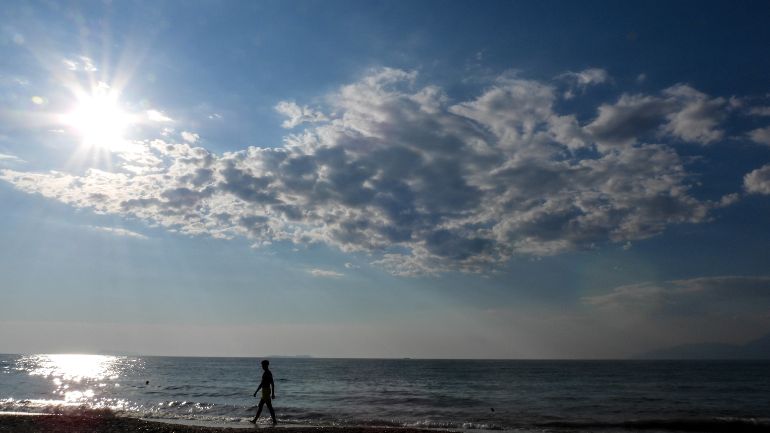 Καιρός: Ηλιοφάνεια και άνοδος της θερμοκρασίας – Πού θα σημειωθούν βροχές