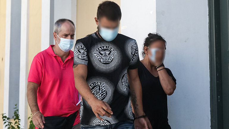 Χαλάνδρι: Ελεύθεροι με όρους οι γονείς της 8χρονης που πέθανε από θερμοπληξία Χαλάνδρι: Ελεύθεροι με όρους οι γονείς της 8χρονης που πέθανε από θερμοπληξία