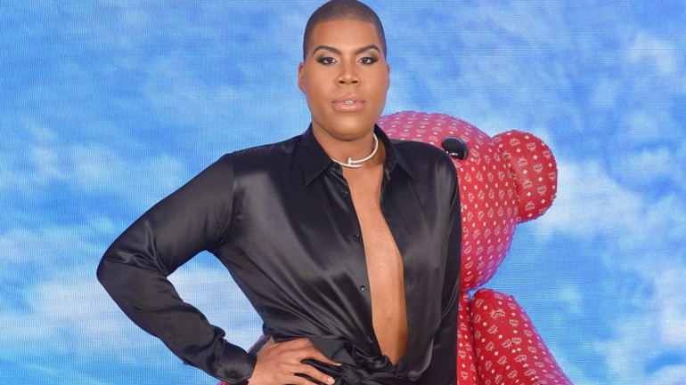 Μάτζικ Τζόνσον: O δίμετρος γιος του με σουτιέν και τακούνια στη Μύκονο