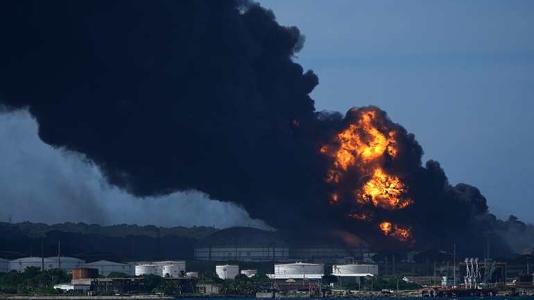 Τραγωδία στην Κούβα: 16 πυροσβέστες νεκροί στη φωτιά στις πετρελαϊκές εγκαταστάσεις
