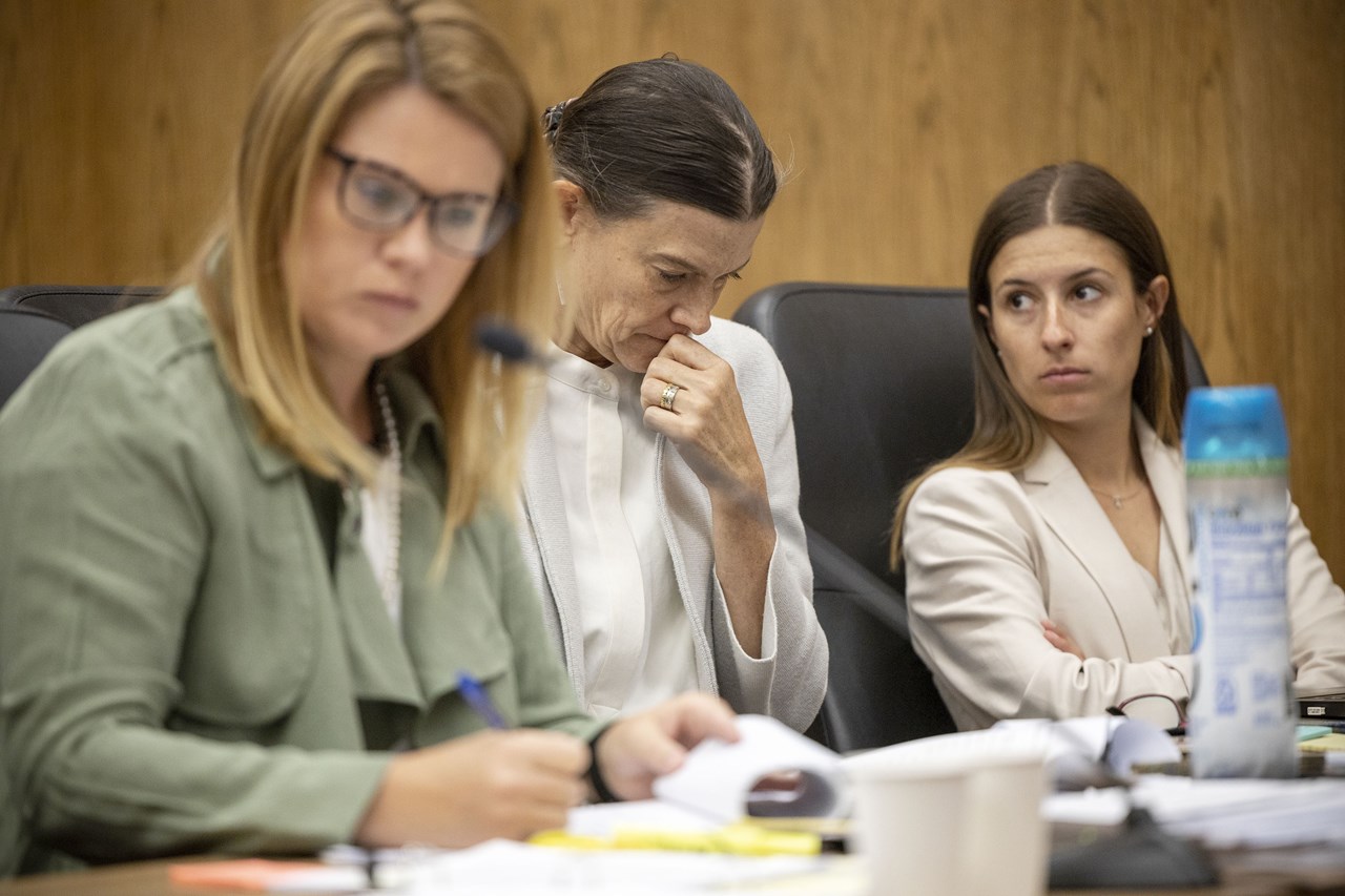 ΗΠΑ: Oργή Δημοκρατικών βουλευτίνων λόγω απόφασης του Εφετείου ότι ορφανή έφηβη δεν είναι ώριμη για να κάνει άμβλωση