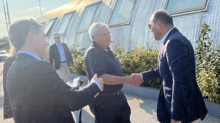 Μενέντεζ: Σε Αλεξανδρούπολη και Σπέτσες μετά την ανακοίνωση κατά της Τουρκίας για τους S-400