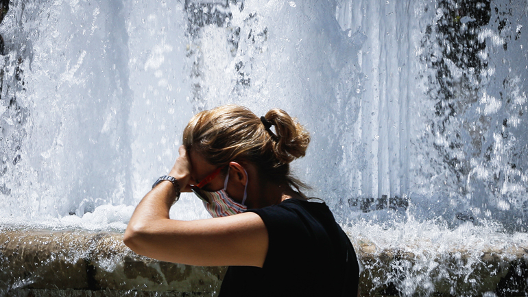 Κορυφώνεται ο καύσωνας σήμερα