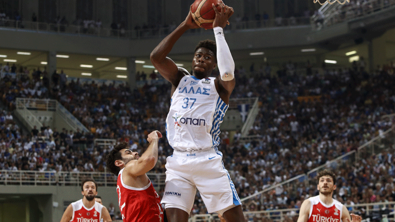 Πρώτη στο «Ακρόπολις» η Ελλάδα, 89-80 την Τουρκία