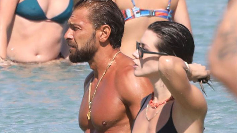 Γιάννης Μαρακάκης & Νίκη Θωμοπούλου: Βουτιές στη Μύκονο για το ερωτευμένο ζευγάρι