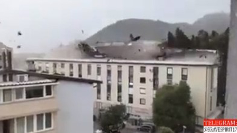 Σλοβενία: Ο άνεμος ξήλωσε οροφή σε δευτερόλεπτα