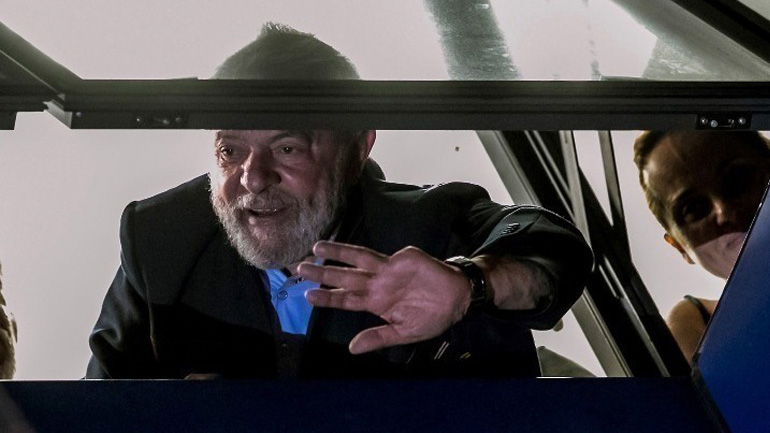 Προεδρικές εκλογές στη Βραζιλία: Ο Λούλα διατηρεί προβάδισμά έναντι του Μπολσονάρου