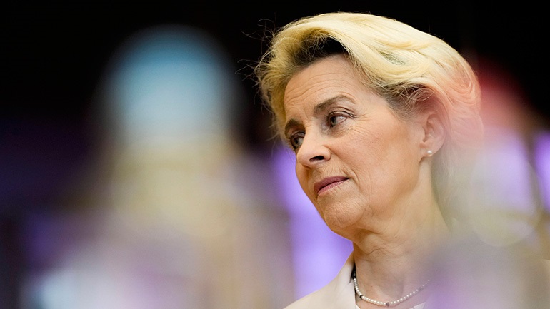 Η πρόεδρος της Κομισιόν και ο πρόεδρος του Eurogroup χαιρετίζουν την έξοδο της Ελλάδας από την ενισχυμένη εποπτεία