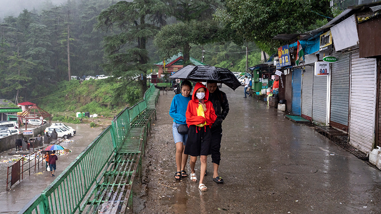 Ινδία: 15 νεκροί στον βορρά από πλημμύρες λόγω μουσώνα