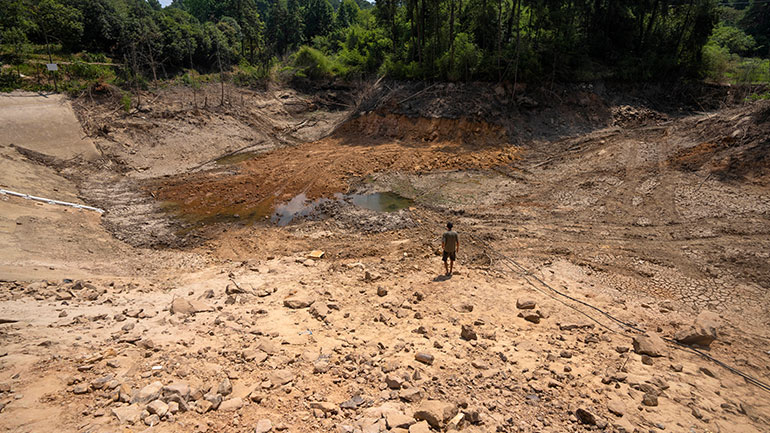 Κίνα: Βουδιστικά αγάλματα αποκάλυψε η ξηρασία στον ποταμό Γιανγκτσέ