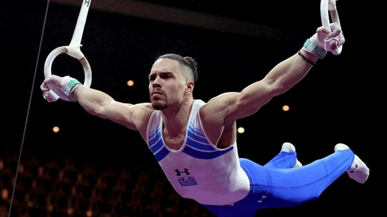 Βασιλιάς των κρίκων ο Λευτέρης Πετρούνιας