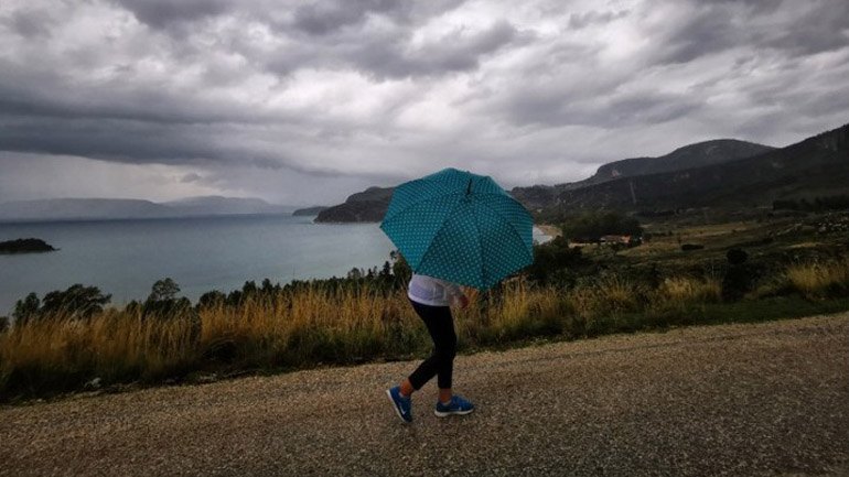 Σημαντική επιδείνωση του καιρού τη νέα εβδομάδα με βροχές, καταιγίδες και χαλαζοπτώσεις