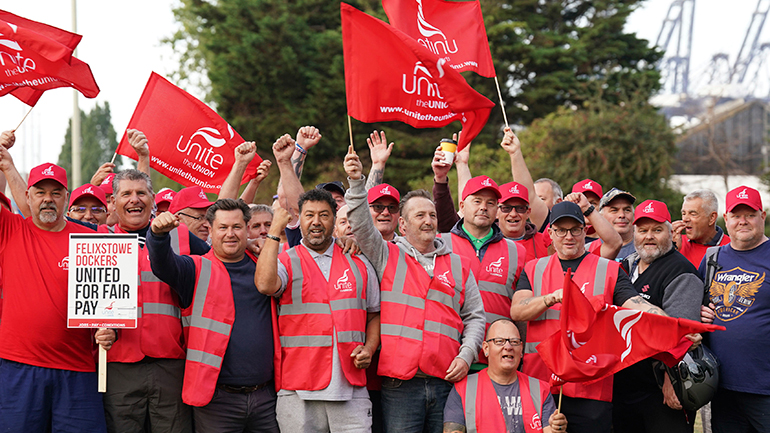 Οχταήμερη απεργία των εργαζομένων στο μεγαλύτερο εμπορευματικό λιμάνι της Βρετανίας