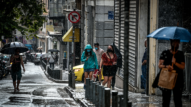 Έρχονται βροχές, καταιγίδες και πτώση της θερμοκρασίας