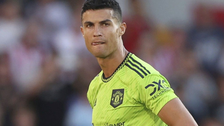 Μάντσεστερ Γιουνάιτεντ: Στον πάγκο ο Ρονάλντο στο ντέρμπι με τη Λίβερπουλ – Επεισόδια και συνθήματα κατά των Γκλέιζερ έξω από το γήπεδο!