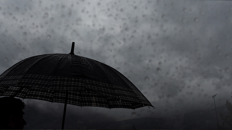 Σκηνικό με βροχές, κεραυνούς και χαλάζι