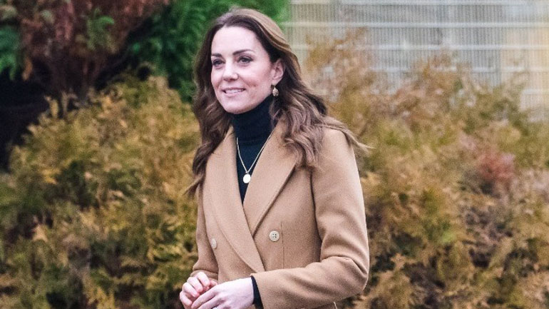 Ταξίδι σε οικονομική θέση για την Κέιτ Μίντλετον και τα παιδιά της Ταξίδι σε οικονομική θέση για την Κέιτ Μίντλετον και τα παιδιά της