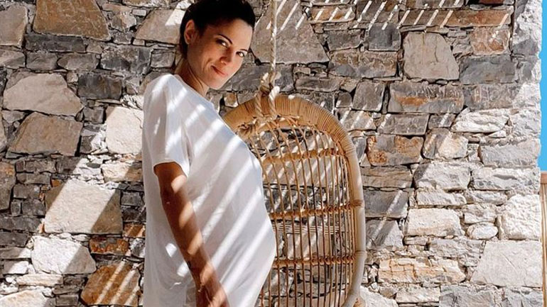 Μαίρη Συνατσάκη: Απαντά στα σχόλια για το σώμα της στην εγκυμοσύνη