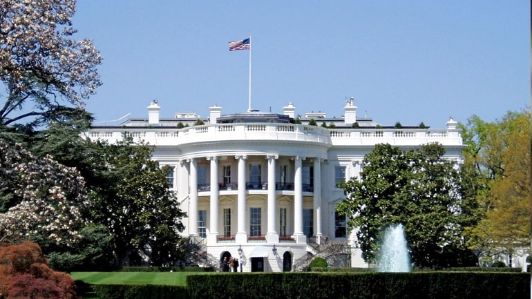 Λευκός Οίκος: Αναθεώρησε προς τα κάτω την εκτίμηση για την πορεία του ελλείμματος του οικονομικού έτους 2022