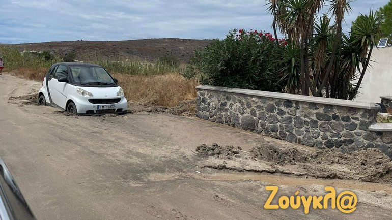 Σαντορίνη: Πλημμύρες και καταστροφές από τα έντονα καιρικά φαινόμενα