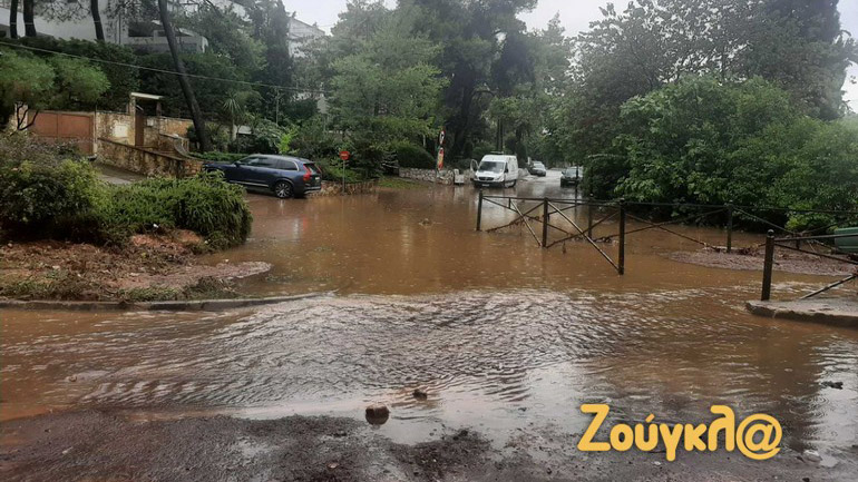 Εκάλη: Πλημμύρισε υπόγειο και εγκλωβίστηκε Ι.Χ. λόγω της κακοκαιρίας στην Αττική