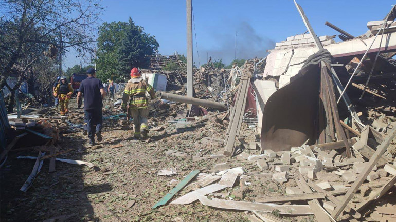 Ουκρανία: Τουλάχιστον 15 νεκροί σε επίθεση σε σιδηροδρομικό σταθμό