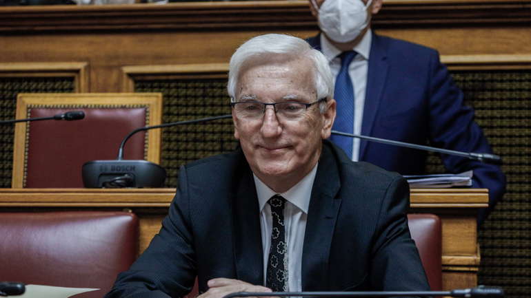 Ο γραφειοκράτης ÜBER ALLES και τα πρακτοράκια της συμφοράς