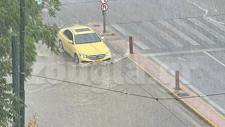 Κακοκαιρία στην Αττική: «Πνίγηκε» η Βασιλίσσης Σοφίας