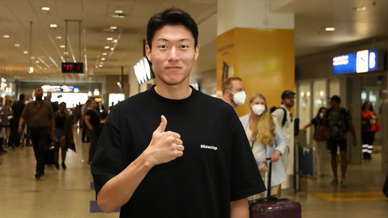 Στην Αθήνα για τον Ολυμπιακό ο Ουί Τζο Χουάνγκ