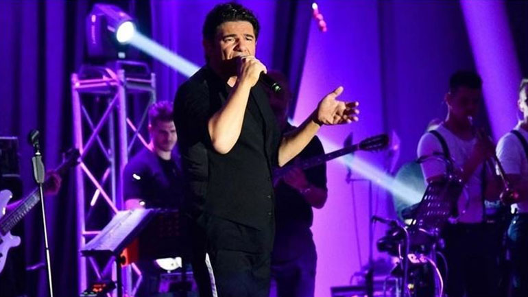 Νίκος Κουρκούλης: Άγριο ξύλο στη συναυλία του στην Καβάλα