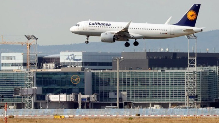 Γερμανία: Με απεργία απειλούν οι πιλότοι της Lufthansa και ζητούν αύξηση μισθού 5,5%
