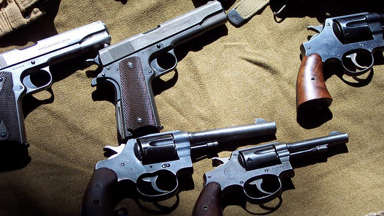 ΗΠΑ-Τέξας: Ανατράπηκε διάταγμα που απαγόρευε στους νέους να αγοράζουν όπλα