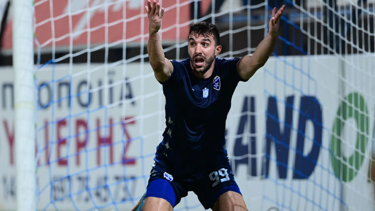 Διαμαρτύρεται για τη διαιτησία o Iωνικός