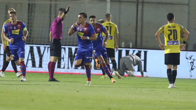 Ο Βόλος «σόκαρε» την ΑΕΚ, πέρασε νικηφόρα με 1-0 από τη Ριζούπολη!