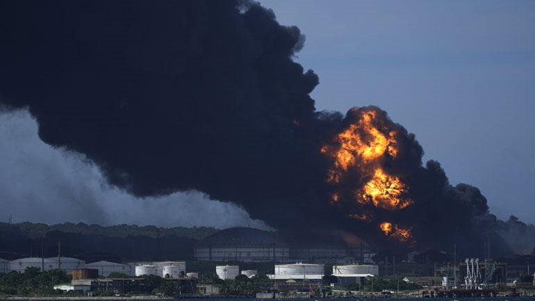 Η Κούβα ζήτησε από τις ΗΠΑ τεχνική βοήθεια  μετά τη φονική πυρκαγιά στις πετρελαϊκές εγκαταστάσεις