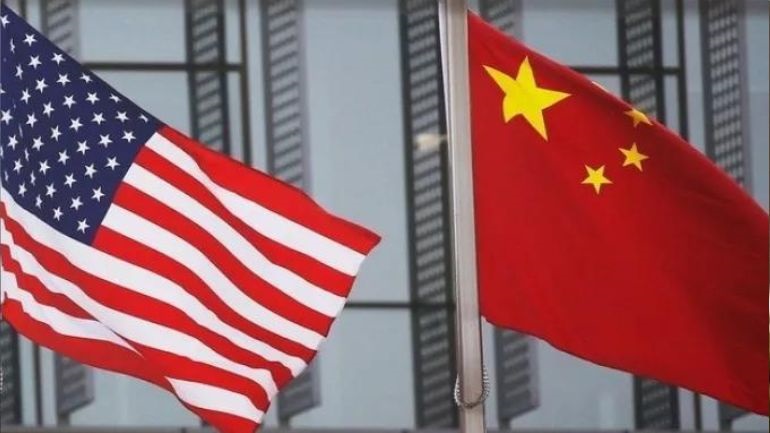 H Kίνα παρακολουθεί τα αμερικανικά πολεμικά σκάφη που διαπλέουν το Στενό της Ταϊβάν