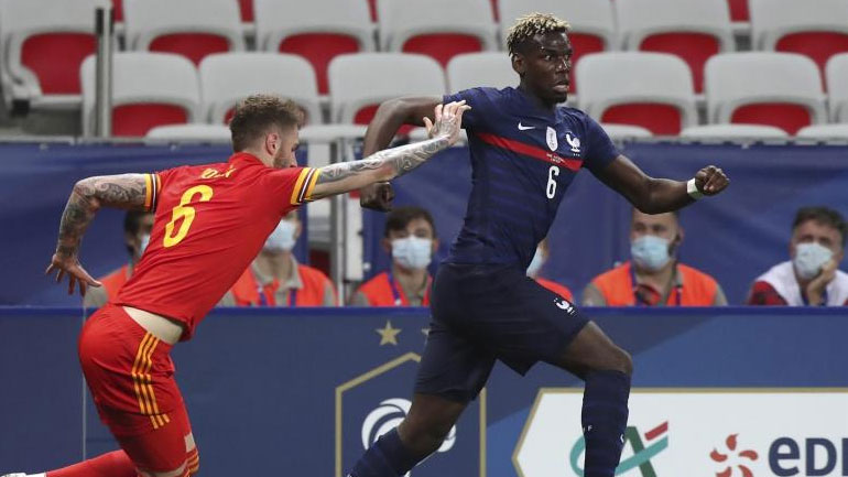 Πολ Πογκμπά: Κατήγγειλε τον αδερφό του και παιδικούς φίλους τους στην αστυνομία για εκβιασμό