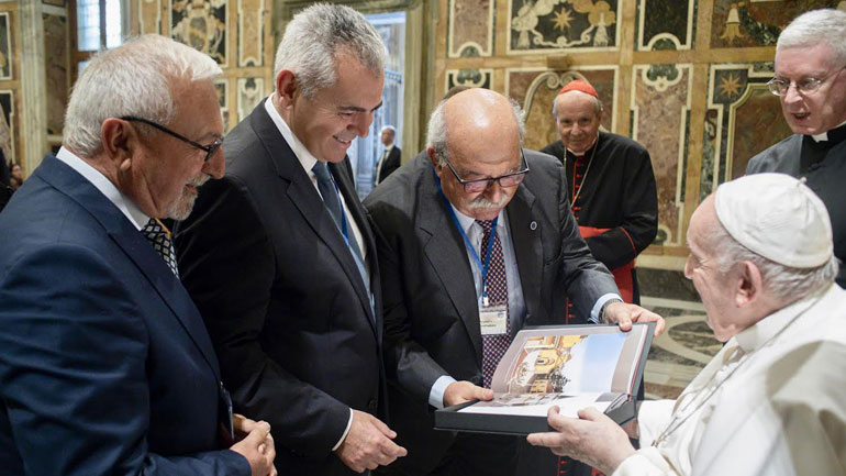 Συνάντηση Χαρακόπουλου με τον Πάπα Φραγκίσκο για την Αγία Σοφία