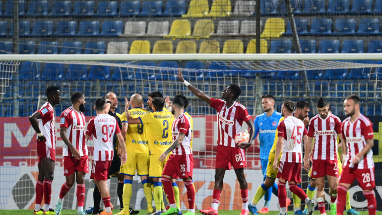 Καραλής: «Μήπως να αρχίσουμε να τους βλέπουμε όλους να χάνουν όταν πρέπει;»