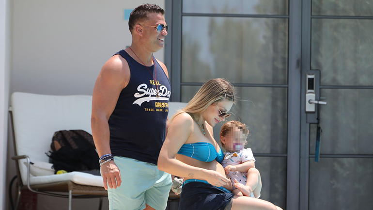 Κώστας Σόμμερ – Βαλεντίνη Παπαδάκη: Τρυφερές στιγμές με τον γιο τους Ιάσονα