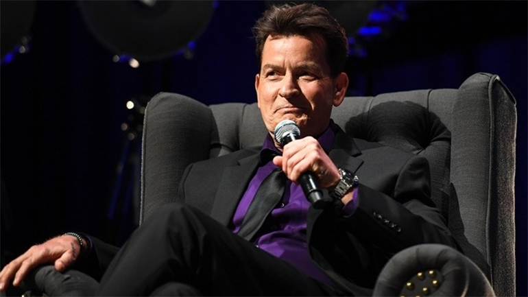 Εξωδικαστικός συμβιβασμός για τον Τσάρλι Σιν