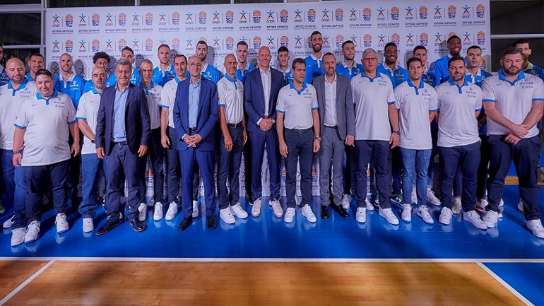 Η διοίκηση του ΟΠΑΠ με την Εθνική Ομάδα Μπάσκετ