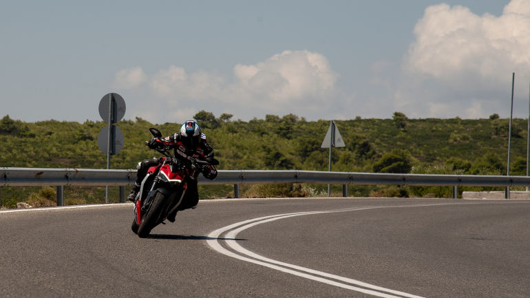 Εντυπωσιακή αλλά όχι ακραία η Ducati Streetfighter V2