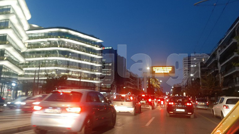 Κυκλοφοριακό κομφούζιο στην Κηφισίας Κυκλοφοριακό κομφούζιο στην Κηφισίας