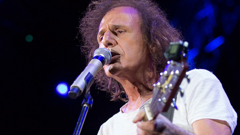 Ο Βασίλης Παπακωνσταντίνου στο Faliro Summer Theater