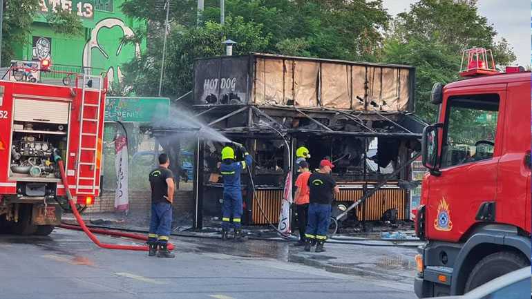 Πυρκαγιά σε καντίνα στο Περιστέρι Πυρκαγιά σε καντίνα στο Περιστέρι