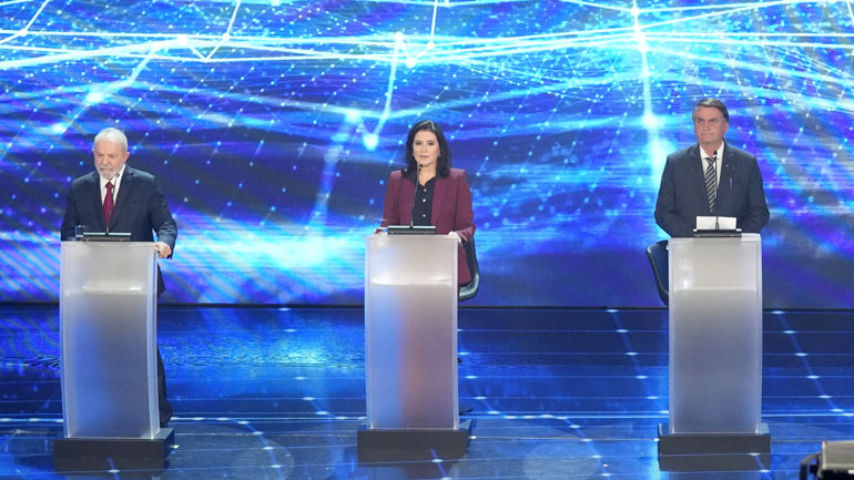 Βραζιλία: Ο Μπολσονάρου ψαλιδίζει το προβάδισμα του Λούλα σε δημοσκόπηση