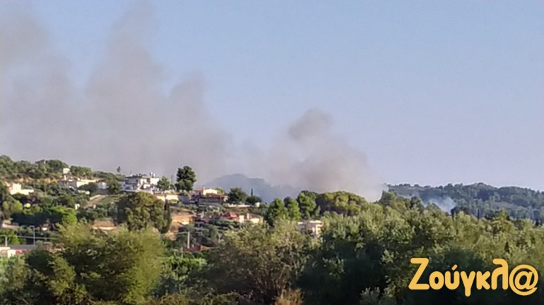 Ηλεία: Πυρκαγιά στο χωριό Βαρβάσαινα