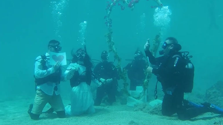 Στην Αλόννησο ο πρώτος οργανωμένος υποβρύχιος πολιτικός γάμος