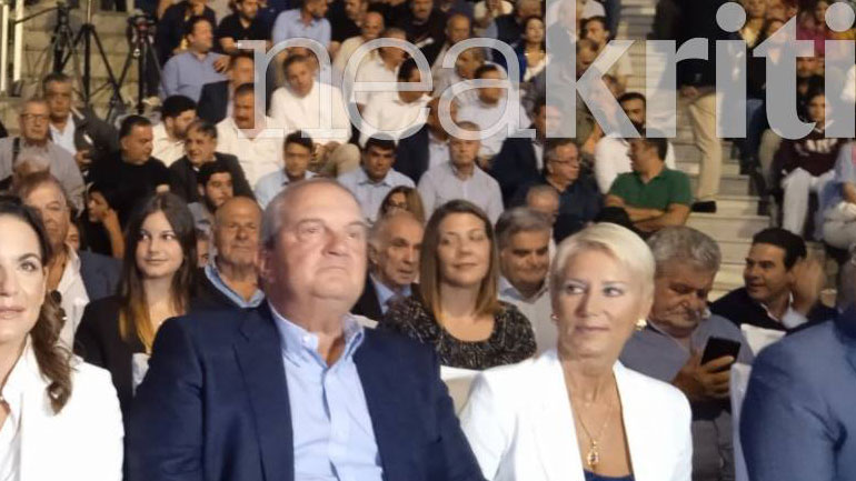 Παρέμβαση Καραμανλή για τις παρακολουθήσεις: «Πρέπει να ριχτεί άπλετο φως, να ξεκαθαρίσει το ζήτημα»